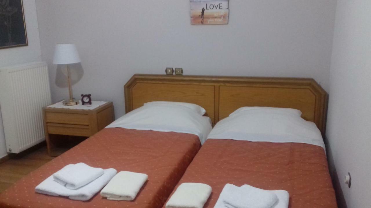 νatasas Place In Evia Apartment